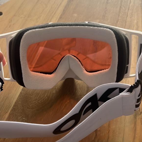 Oakley motocross prizm goggles. - Picture 3 of 4